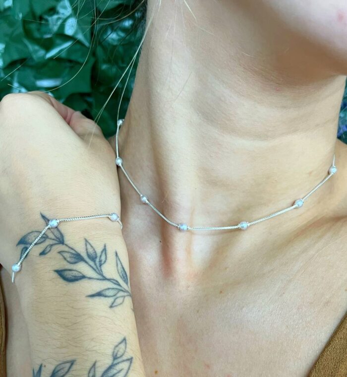 Conjunto de Colar e Pulseira com Pérolas e Cordão em Prata - Imagem 4