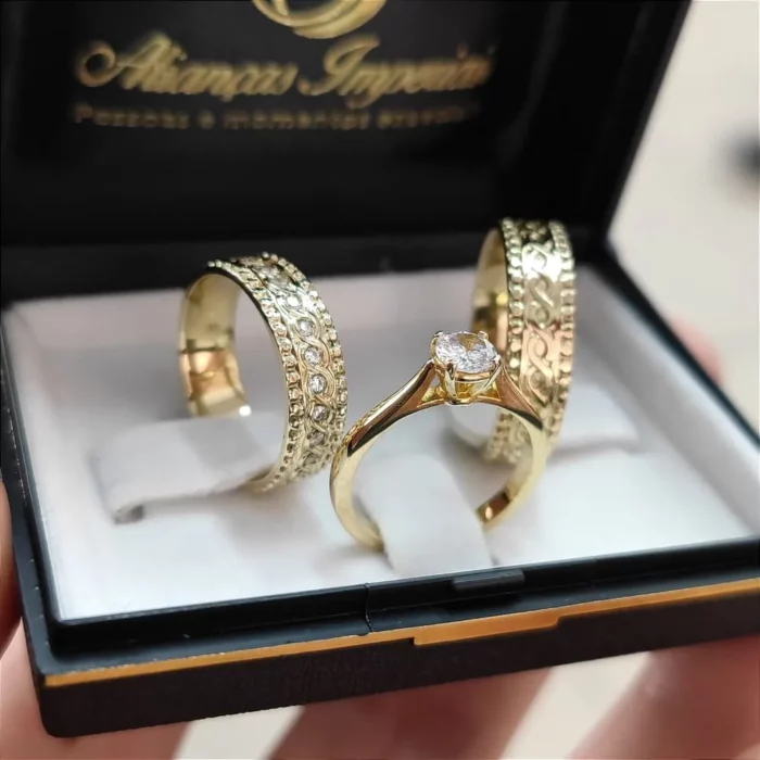 Par de Alianças Mod. Amira 6mm + Anel Condessa